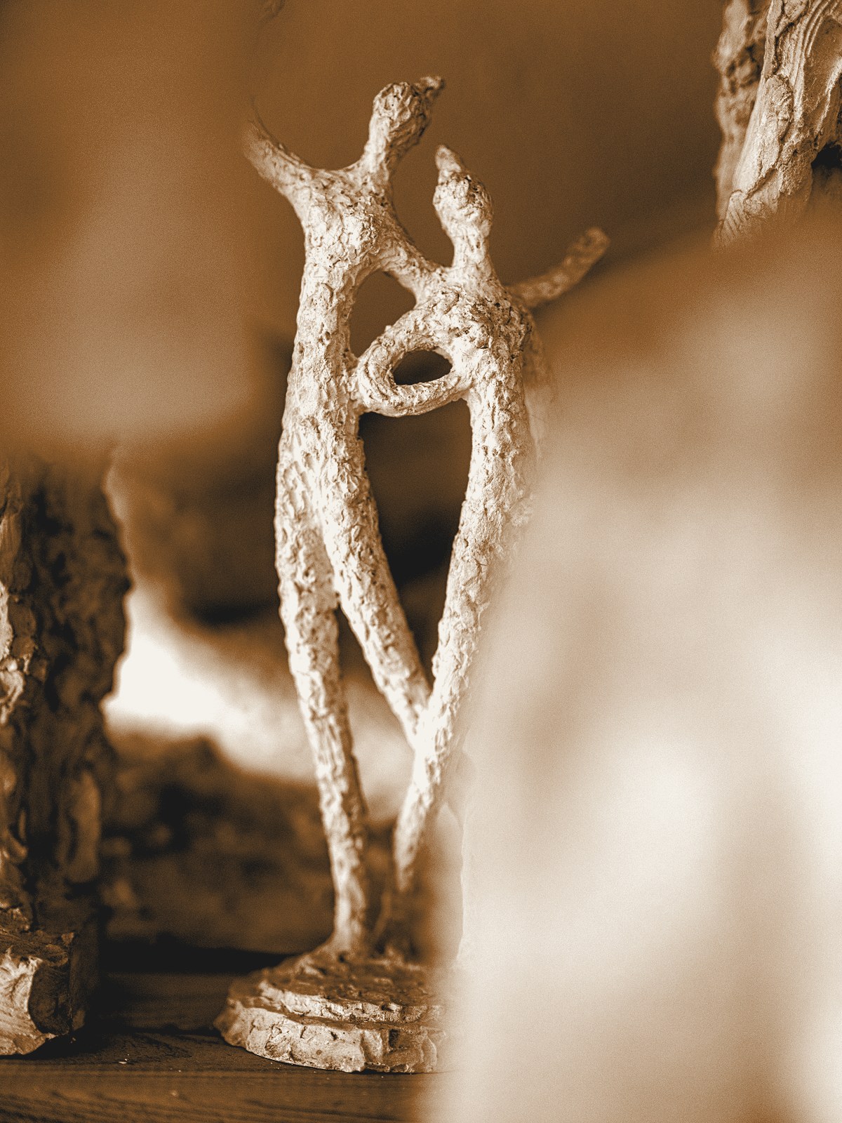 Couple de figures en plâtre