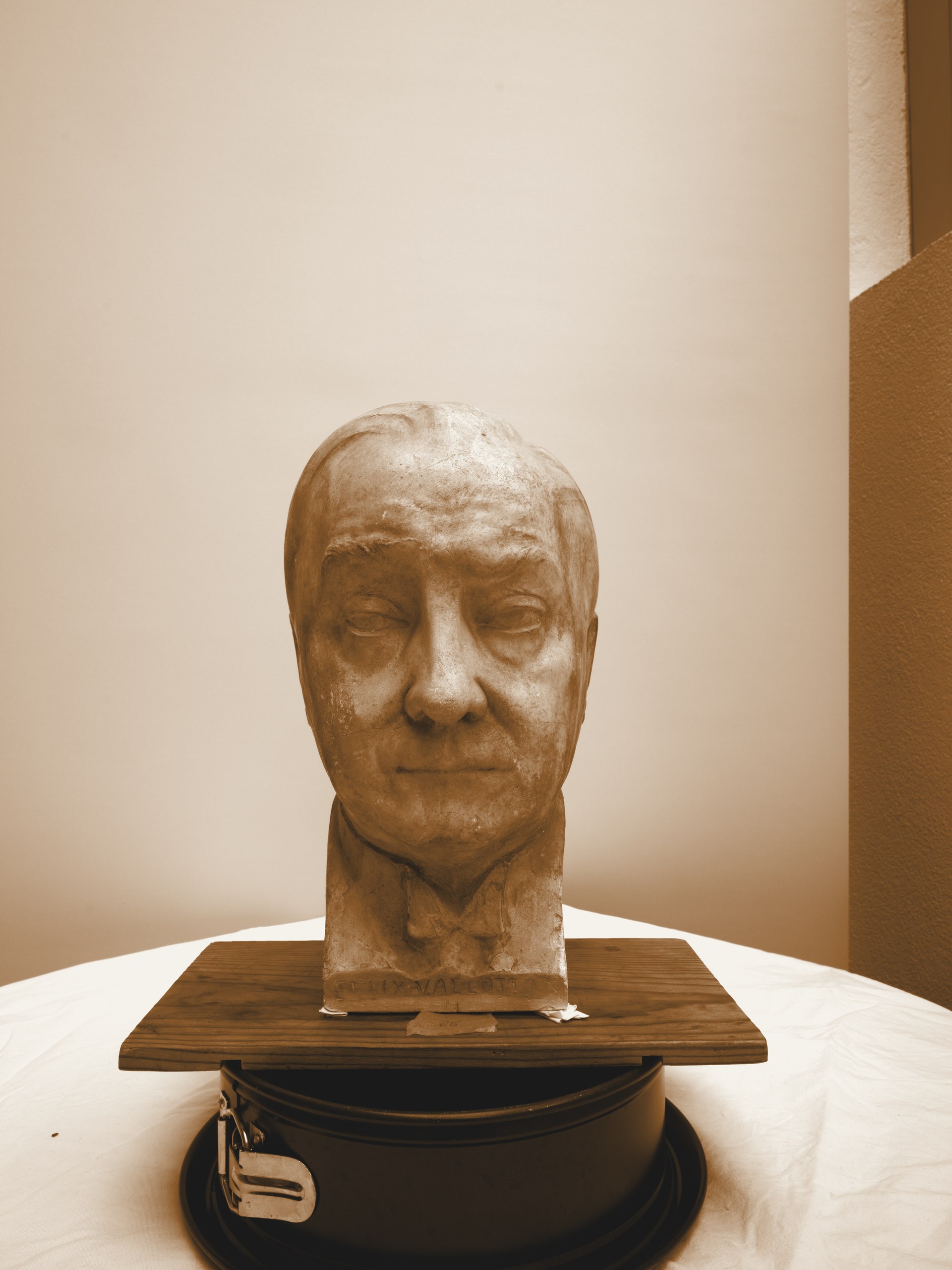 Buste de Félix Vallotton, vue de face